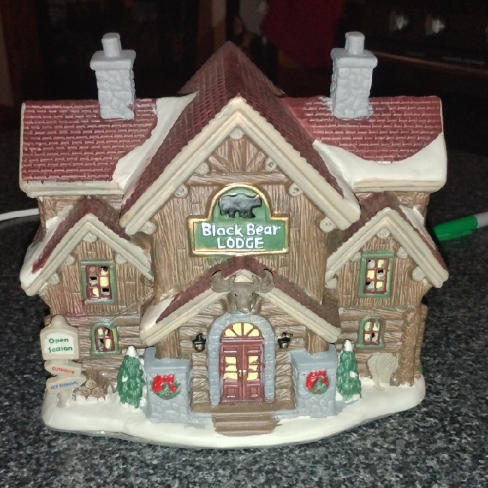 Charming Lodge Holiday Decor with Warm Brown and Cream Accents
